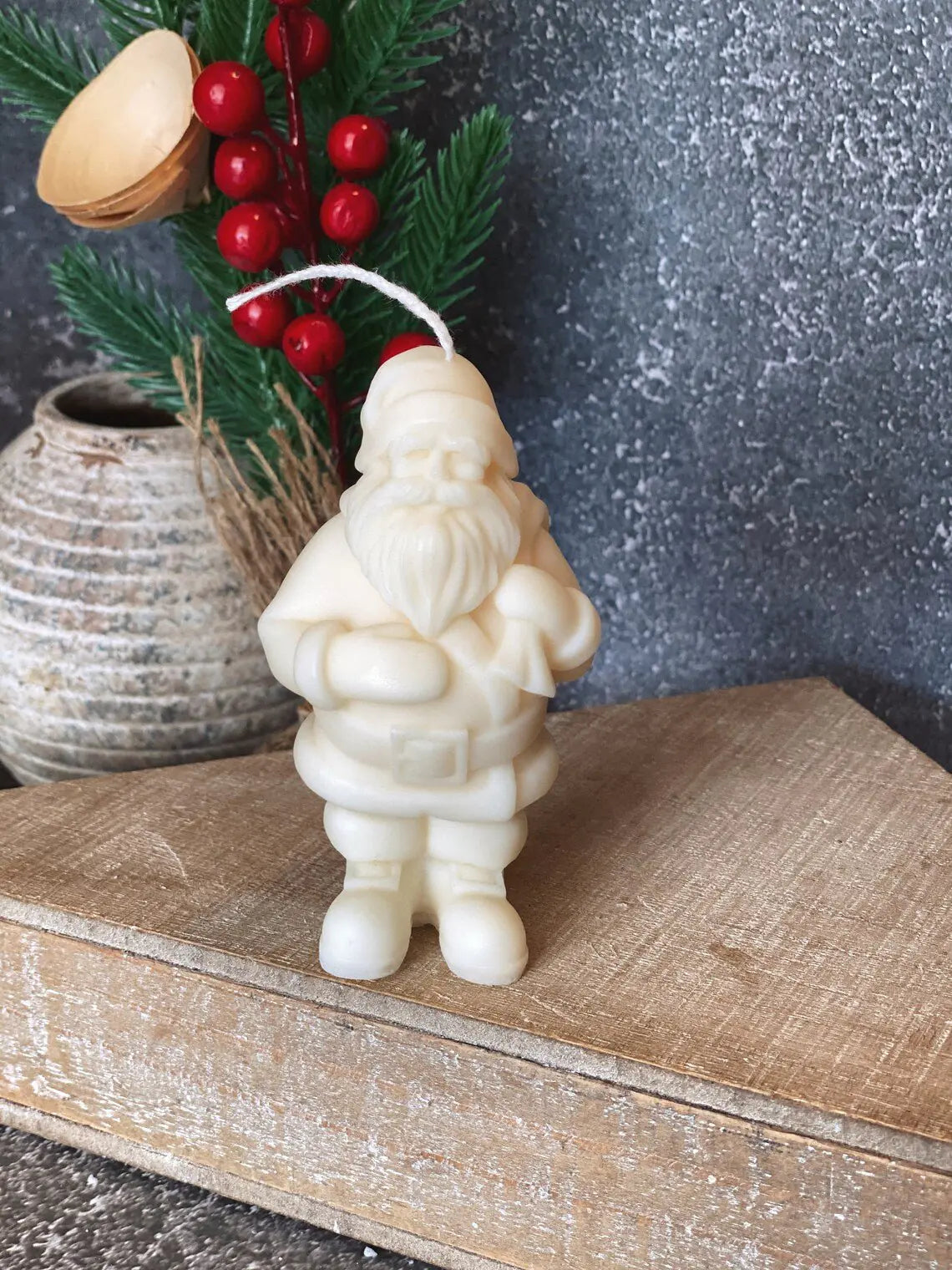Handcrafted Santa Candle β Elegant Holiday Home Decor
