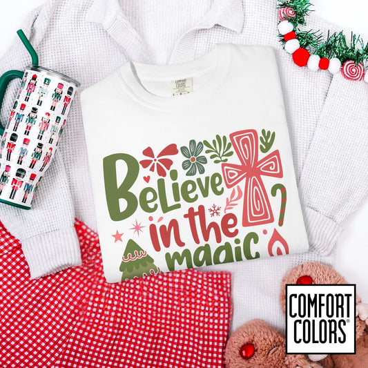 Believe in the Magic of Christmas Shirt • Retro Christian Christmas Tee • Comfort Colors® 1717 • Faith Holiday Graphic • Cozy Christmas Aesthetic Top