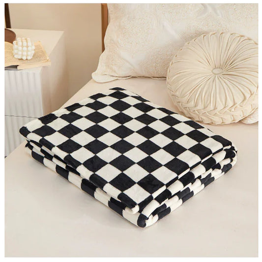 Blue & White Plaid Flannel Blanket – Ultra Soft, Cozy, Stylish