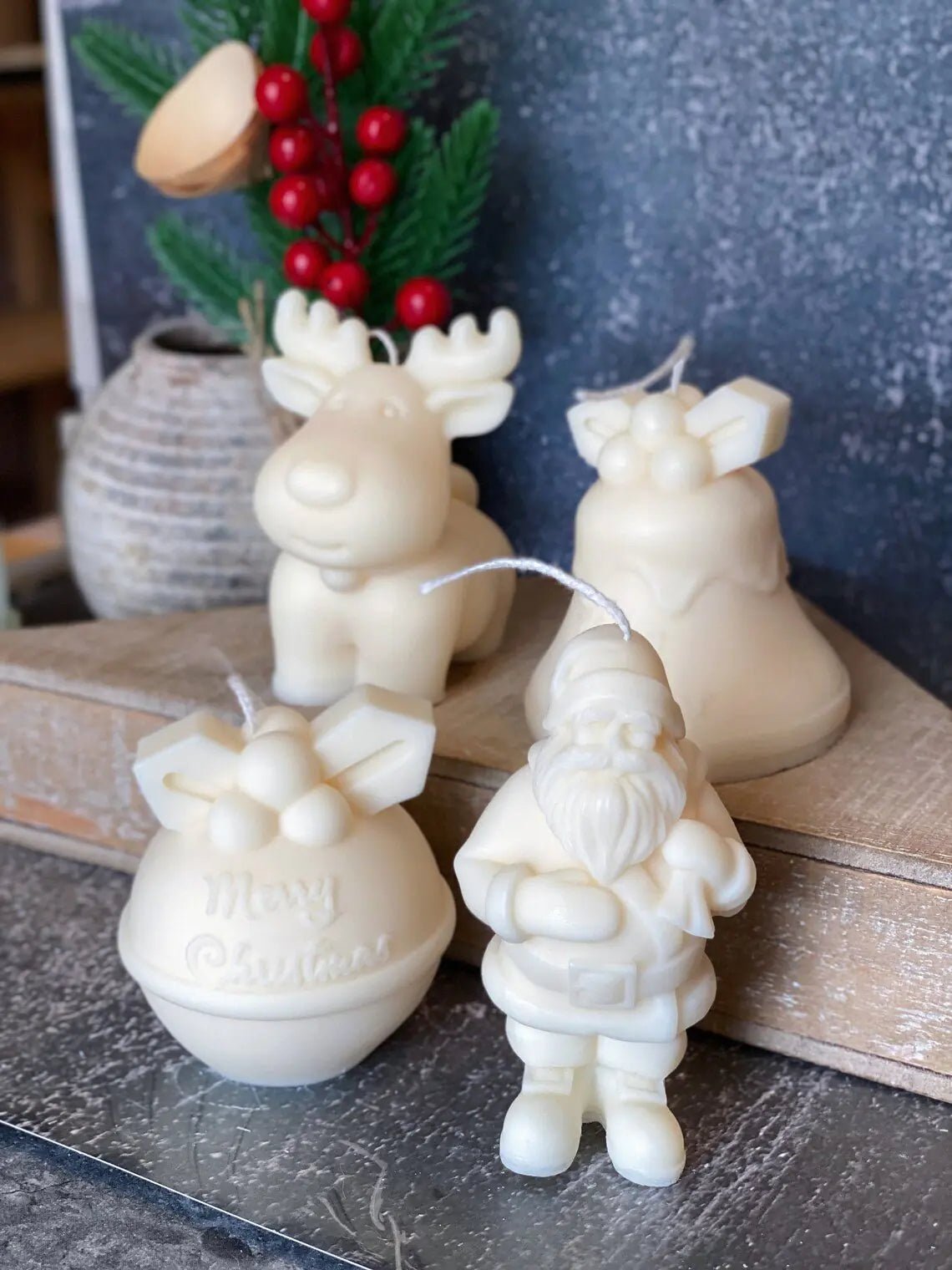 Handcrafted Santa Candle – Elegant Holiday Home Decor